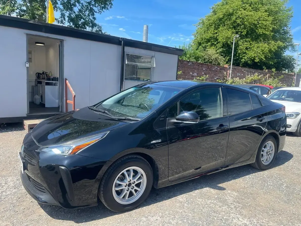 Used Toyota Prius 140 HP (102 kW) 2026 Black Hatchback