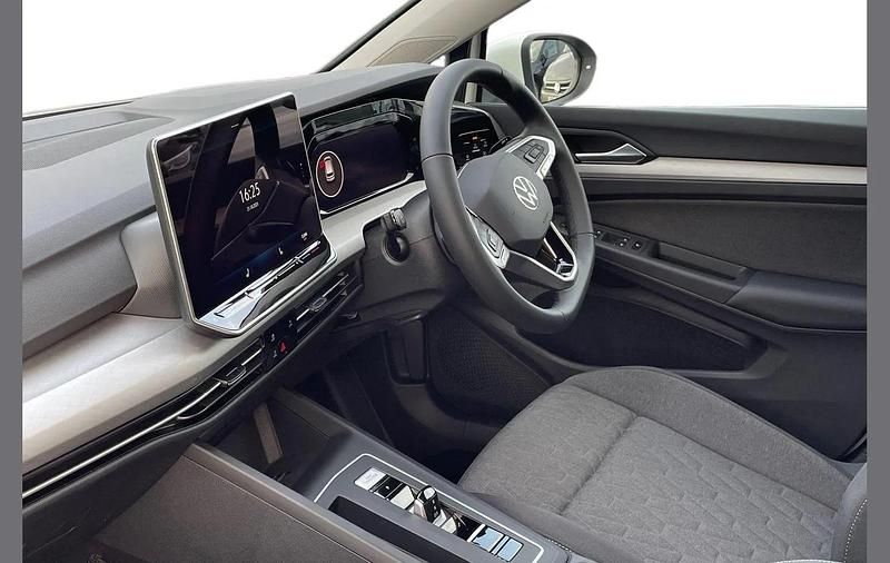 Used VW Golf VIII Match 147 HP (108 kW) 2025 White Hatchback