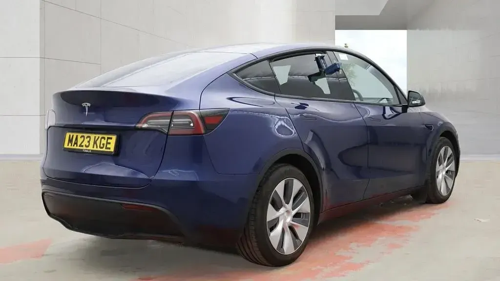 Used Tesla Model Y RWD 254 kW (346 HP) 2023 Blue SUV