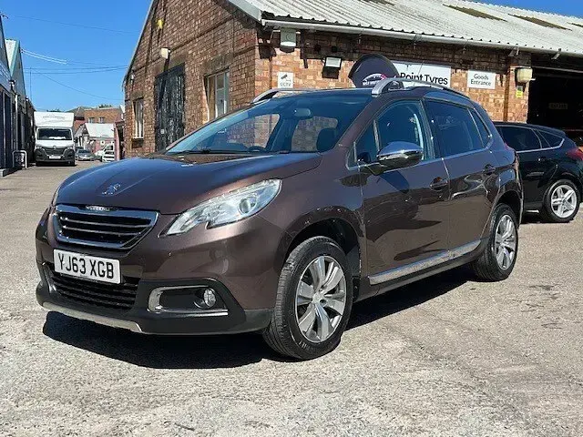 Used Peugeot 2008 Allure 82 HP (60 kW) 2013 Brown SUV