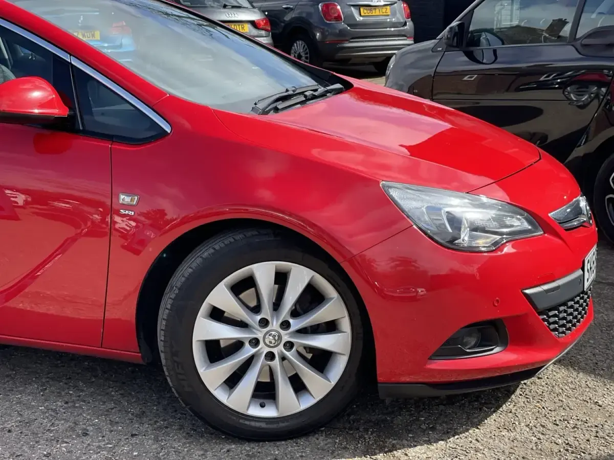 Second-hand Vauxhall Astra GTC SRi 2015 Roșu Hatchback