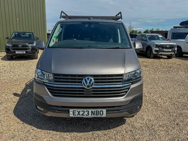 Usado VW Transporter Highline 2023 Bege Van