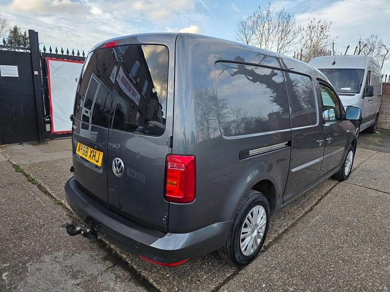 Used VW Caddy Maxi Trendline 102 HP (75 kW) 2018 Grey MPV