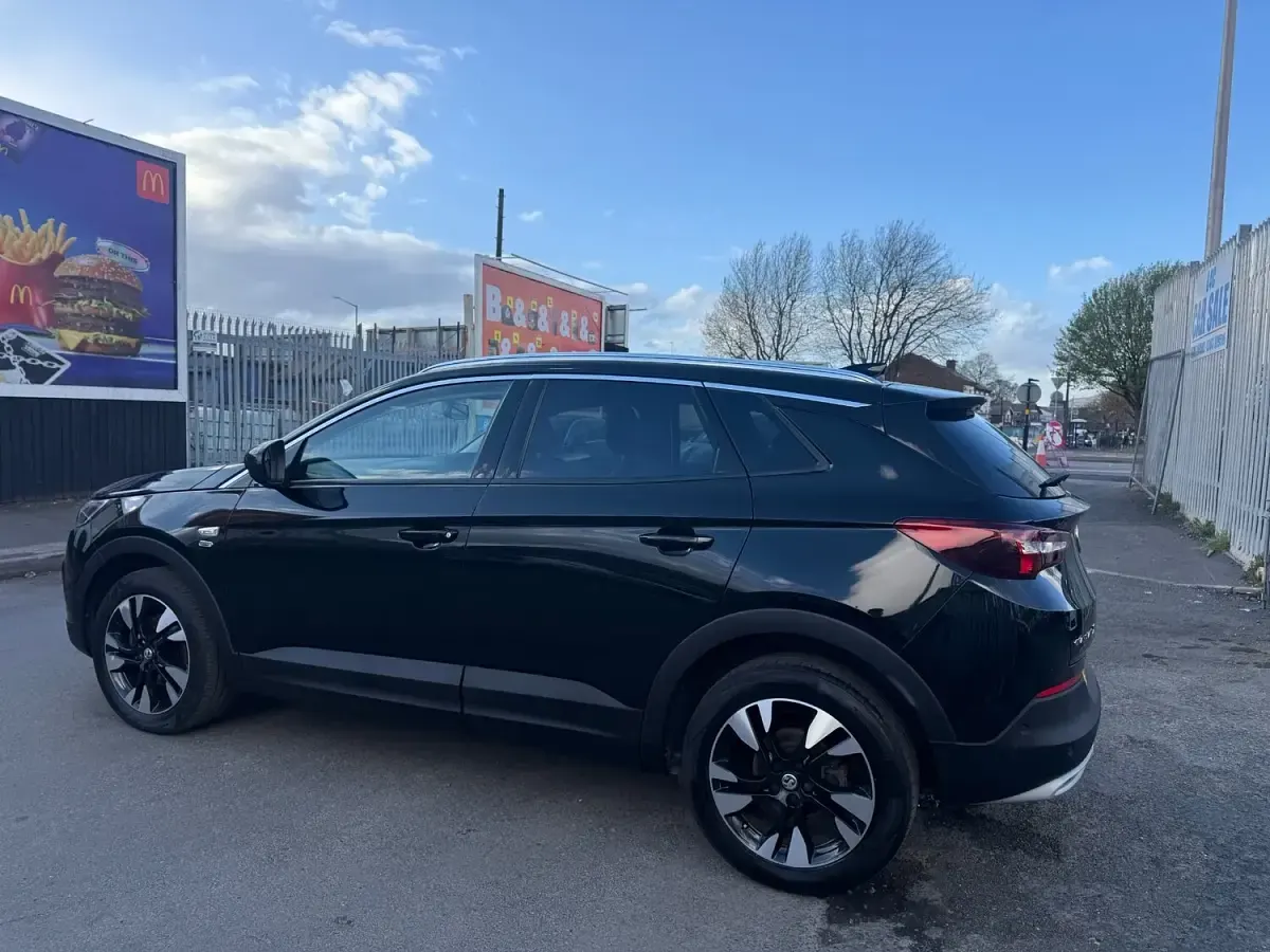 Used Vauxhall Grandland X Edition 130 HP (95 kW) 2021 Black SUV