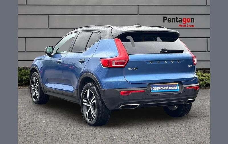 Used Volvo XC40 R-Design 187 HP (137 kW) 2018 Blue SUV