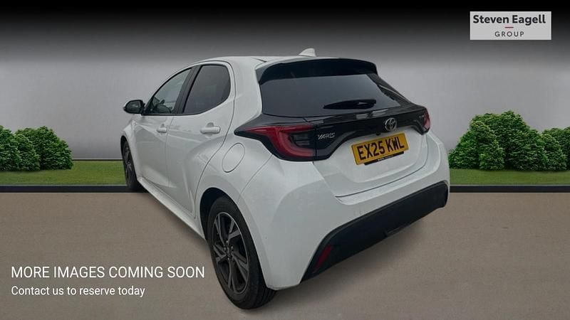 Used Toyota Yaris Hybrid Design 2025 White Hatchback