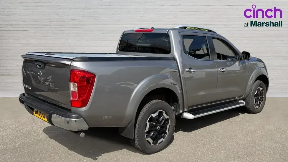 Used Nissan Navara Tekna 86 HP (63 kW) 2020 Grey Pickup