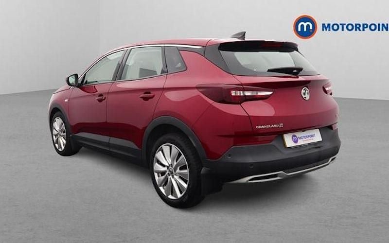 Used Vauxhall Grandland X Elite 131 HP (96 kW) 2020 Red SUV