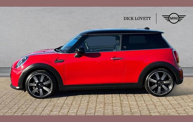 Used Mini Cooper Exclusive 134 HP (98 kW) 2023 Red Hatchback
