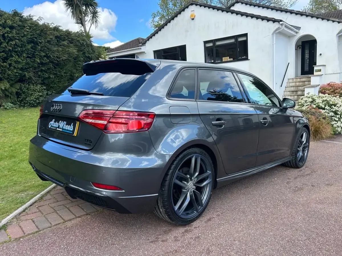 Używany Audi A3 S-Line 2016 Szary Hatchback