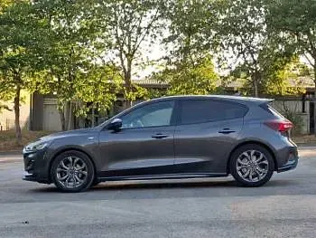 Used Ford Focus ST-Line 155 HP (114 kW) 2023 Grey Hatchback