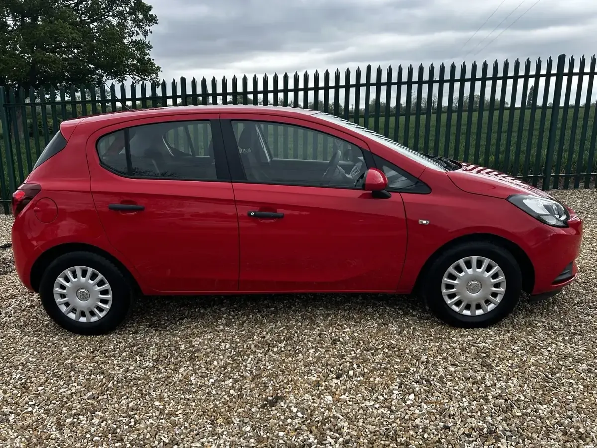 Used Vauxhall Corsa 70 HP (51 kW) 2015 Red Hatchback
