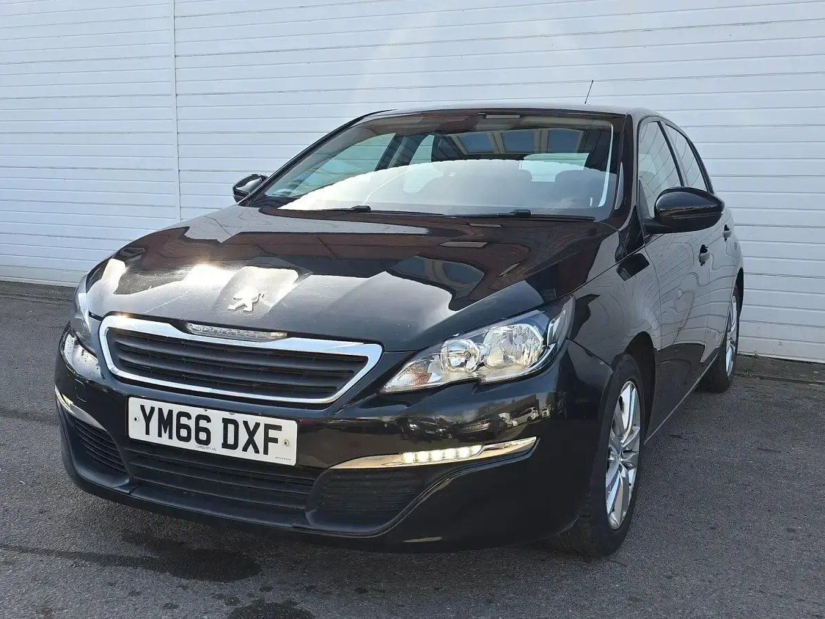 Used Peugeot 308 Active 130 HP (95 kW) 2016 Black Hatchback