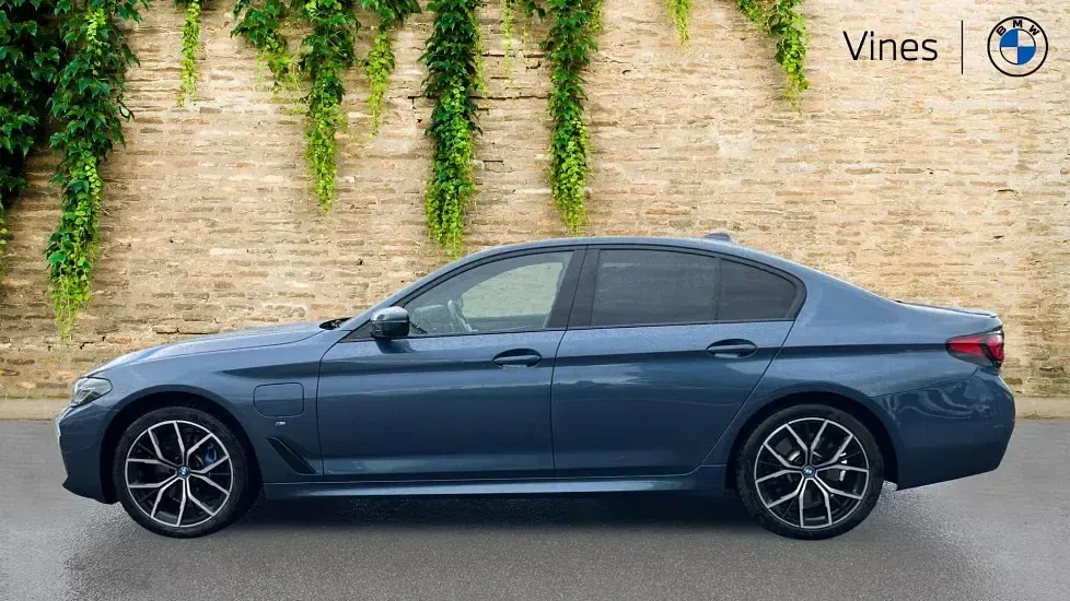 Used BMW 530e M Sport 292 HP (214 kW) 2023 Blue Sedan