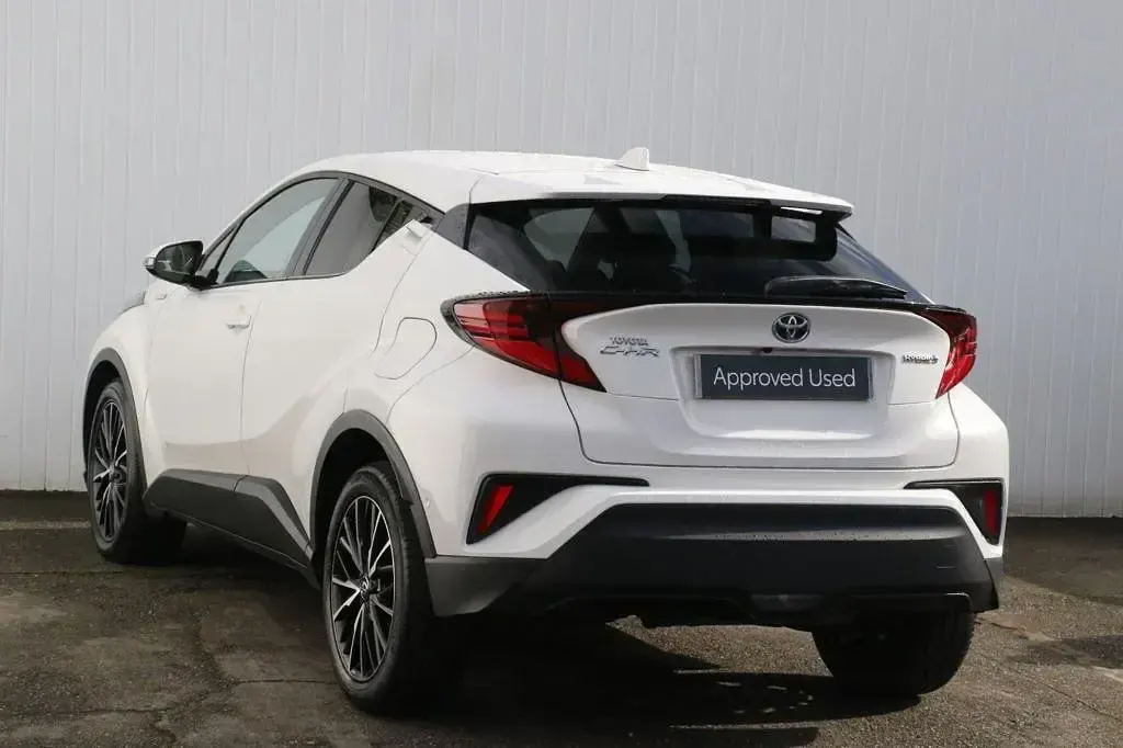 Used Toyota C-HR 122 HP (89 kW) 2020 White SUV