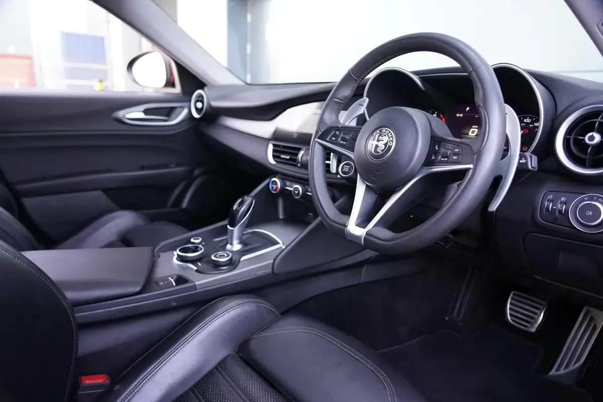 Used Alfa Romeo Giulia Veloce 280 HP (205 kW) 2020 Red Sedan