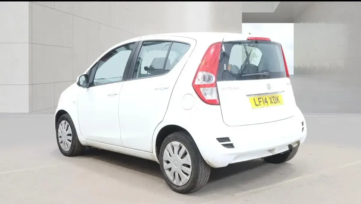 Used Suzuki Splash SZ3 94 HP (69 kW) 2014 White Hatchback