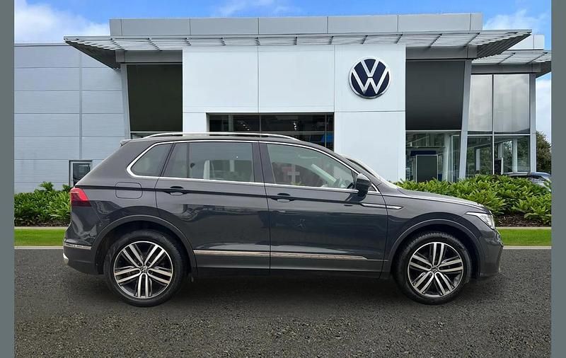 Used VW Tiguan Elegance 150 HP (110 kW) 2023 Grey SUV