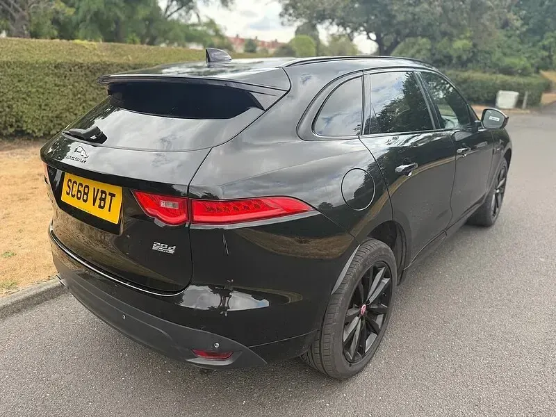 Used Jaguar F-Pace R-Sport 180 HP (132 kW) 2018 Black SUV