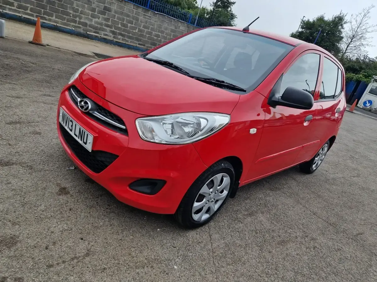 Begagnad Hyundai i10 Classic 2013 Röd Halvkombi