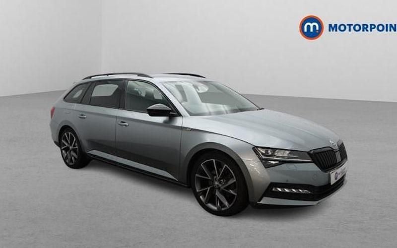 Usado Skoda Superb SportlinePlus 190 CV (139 kW) 2023 Familiar
