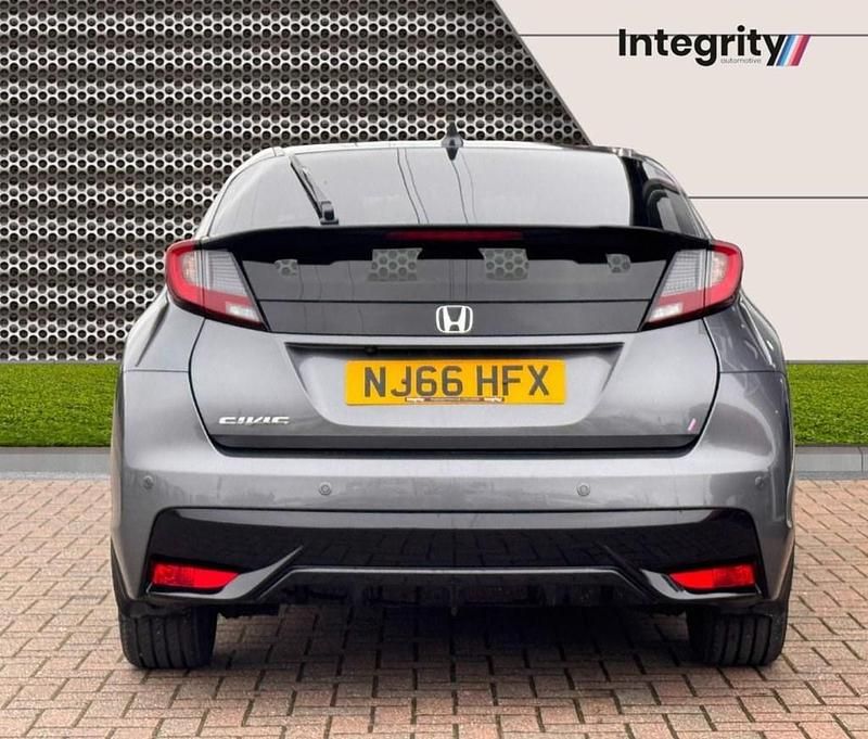 Used Honda Civic SE Plus 142 HP (104 kW) 2017 Grey Hatchback