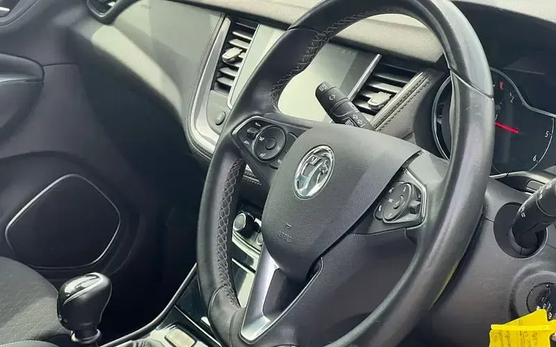 Used Vauxhall Grandland X Sport 131 HP (96 kW) 2019 Grey SUV
