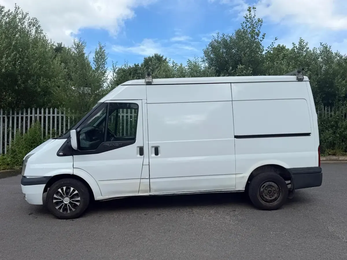 Used Ford Transit 85 HP (62 kW) 2010 White Van