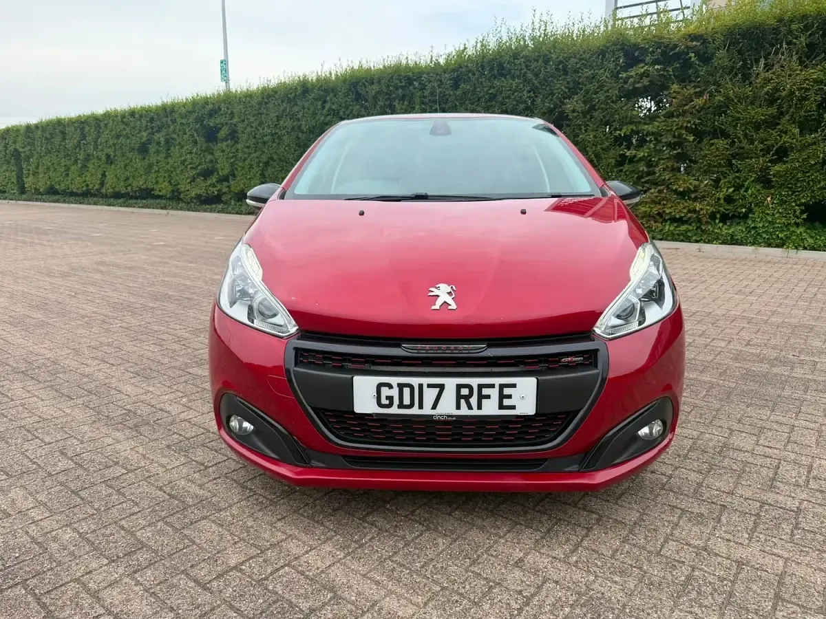 Used Peugeot 208 GT-line 110 HP (80 kW) 2017 Red Hatchback