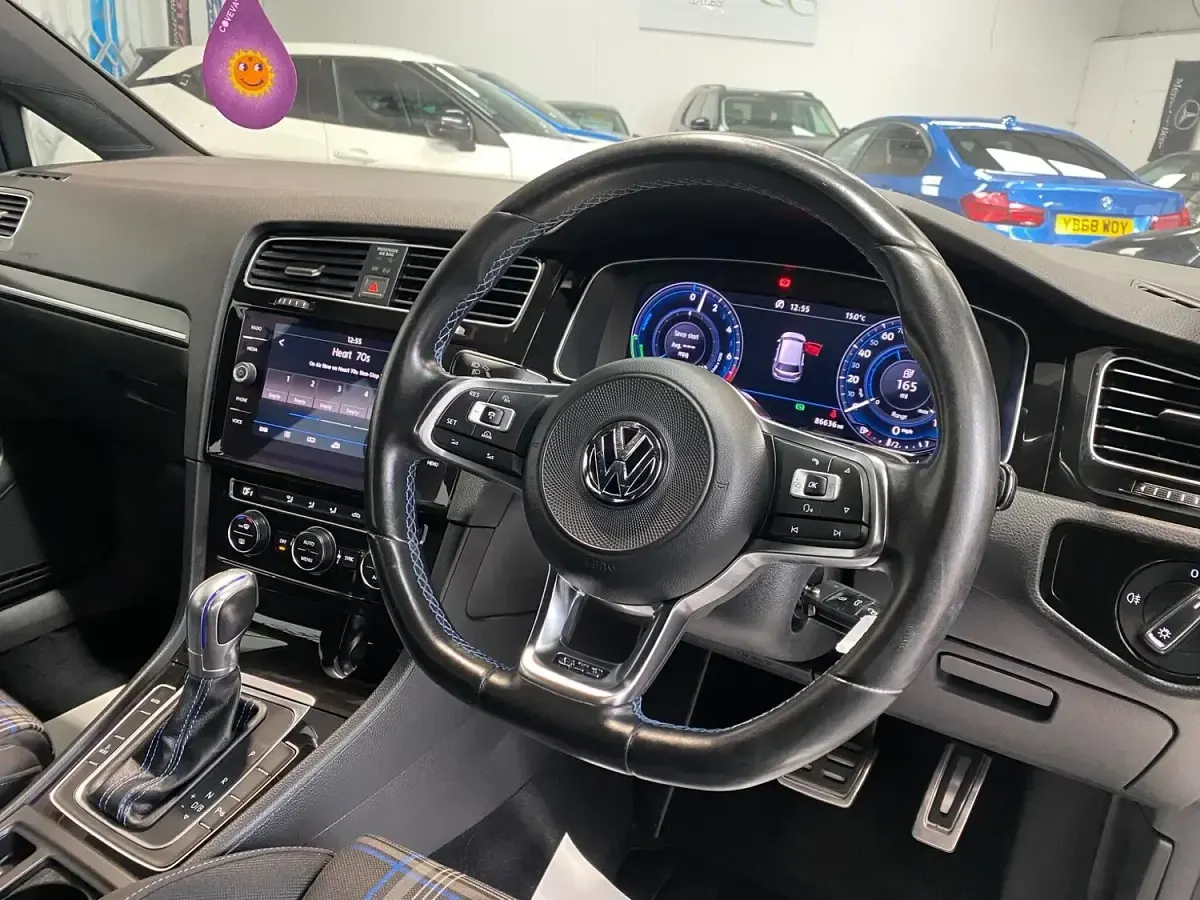 Used VW Golf VII GTE 204 HP (150 kW) 2017 Silver Hatchback