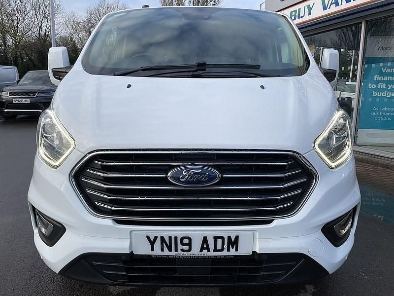 Used Ford Tourneo Custom Zetec 128 HP (94 kW) 2019 White Van