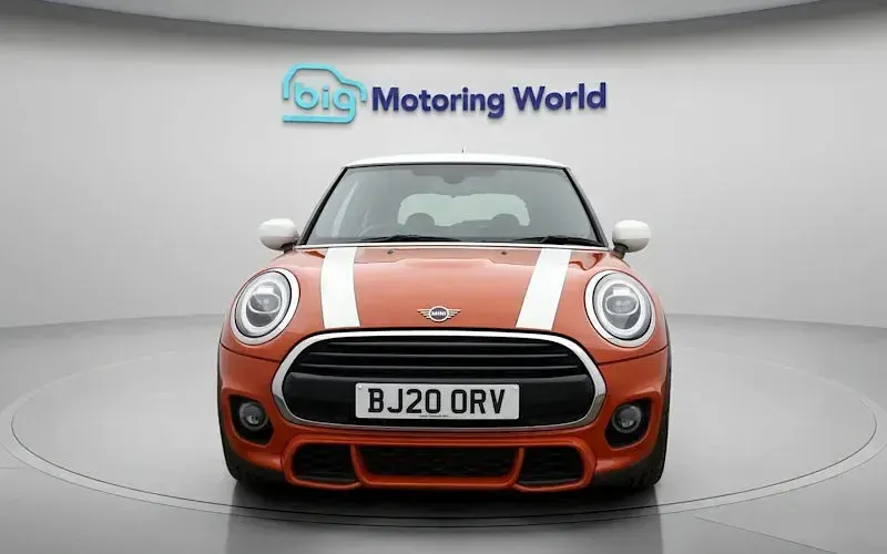 Usado Mini Cooper Hatch 136 HP (100 kW) 2020 Laranja Citadino