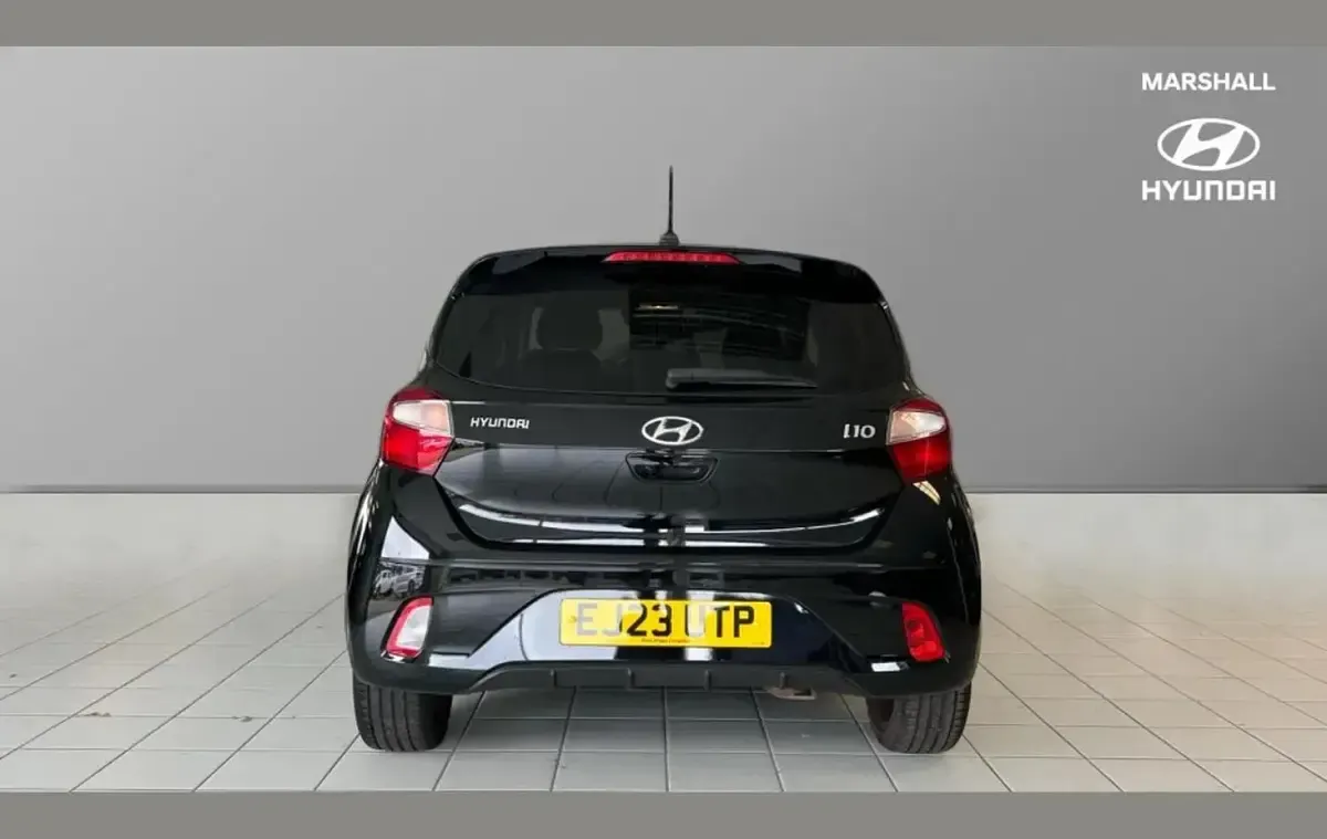 Used Hyundai i10 Premium 83 HP (61 kW) 2023 Black Hatchback