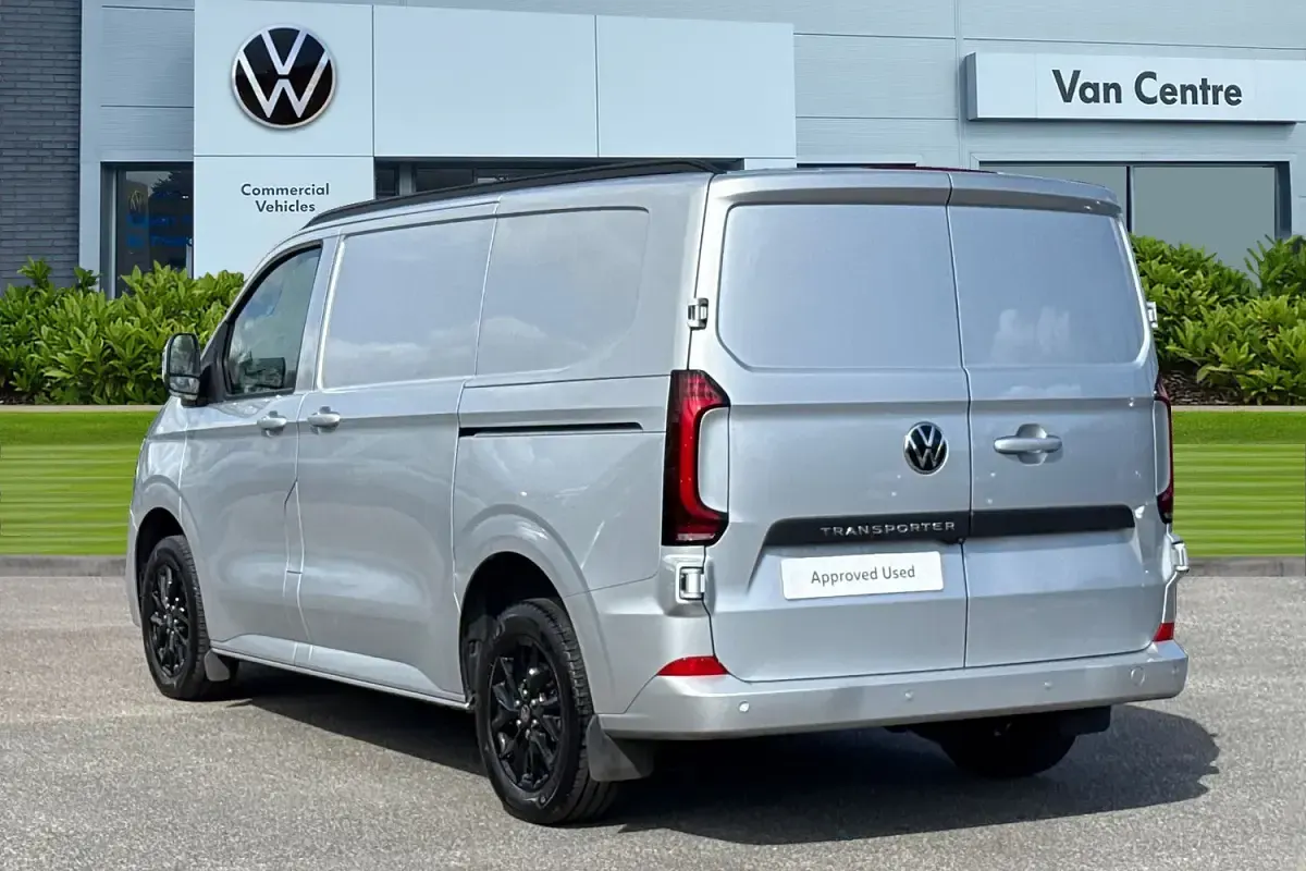 Second-hand VW Transporter Pro 110 CP (80 kW) 2025 Gri Van