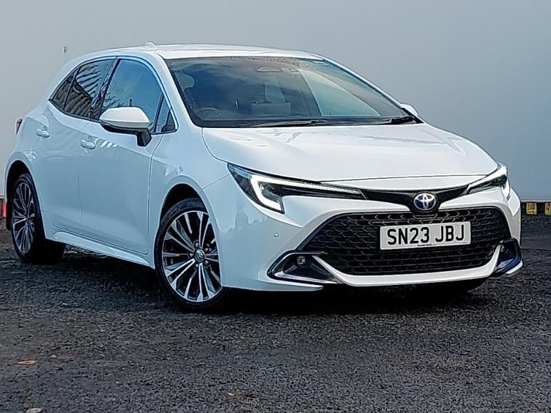White Used 2023 Toyota Corolla Design Hatchback | £19,998 (Good price) - Image 1/4