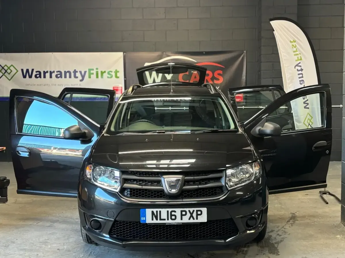 Used Dacia Logan MCV Ambiance 90 HP (66 kW) 2016 Black Estate