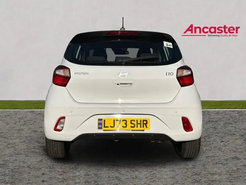 Used Hyundai i10 Advanced 2023 White Hatchback