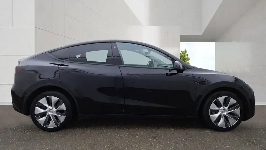Used Tesla Model Y Long Range AWD 378 kW (514 HP) 2022 Black SUV
