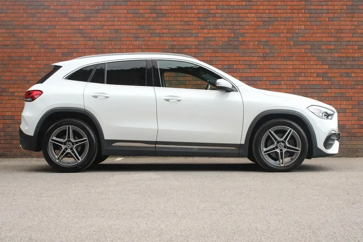 Used Mercedes GLA200 AMG line 163 HP (119 kW) 2022 White SUV