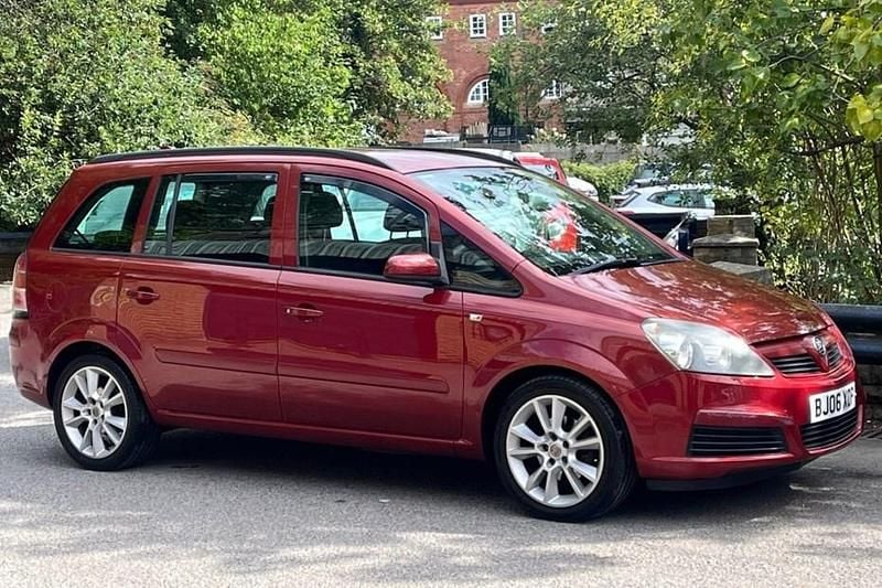 Red Used 2006 Vauxhall Zafira MPV | £1,285 (Good price) - Image 1/1