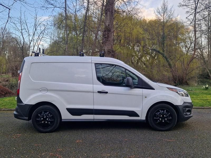 Used Ford Transit Connect 100 HP (73 kW) 2017 White MPV