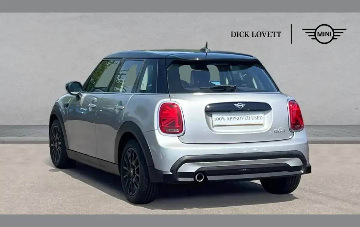 Used Mini Cooper Classic 134 HP (98 kW) 2023 Silver Hatchback