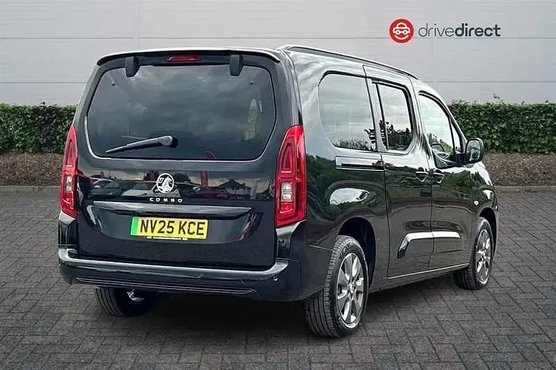 Nuevo Vauxhall Combo Ultimate 100 kW (136 CV) 2025 Negro Monovolumen