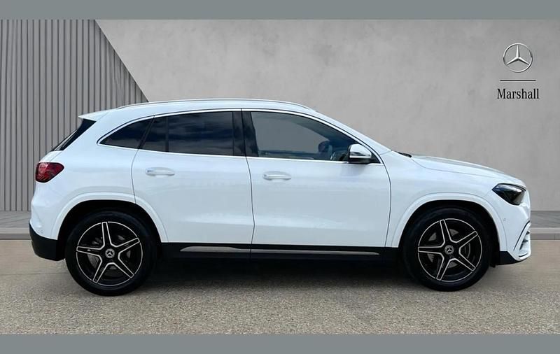 Usado Mercedes GLA200 Executive 161 HP (118 kW) 2025 Branco SUV