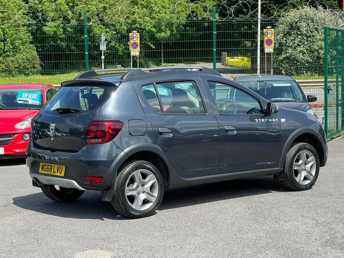 Used Dacia Sandero Comfort 90 HP (66 kW) 2018 Grey Hatchback