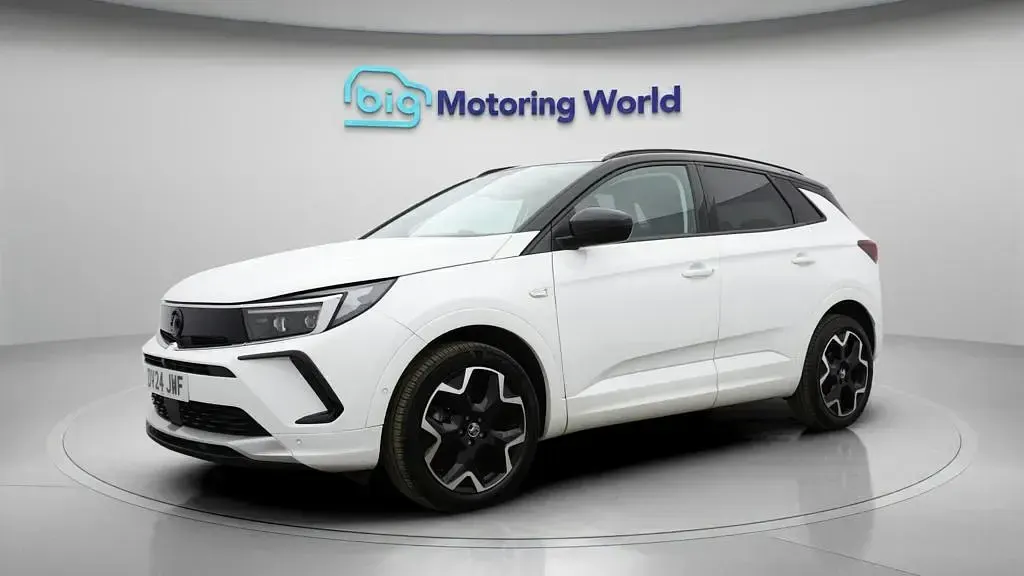 Used Vauxhall Grandland X Ultimate 131 HP (96 kW) 2024 White SUV