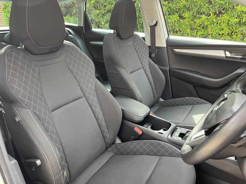 Used Skoda Karoq SE 116 HP (85 kW) 2018 White SUV