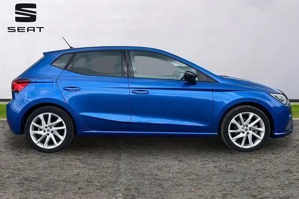 Begagnad Seat Ibiza FR 113 HK (83 kW) 2024 Blå Halvkombi
