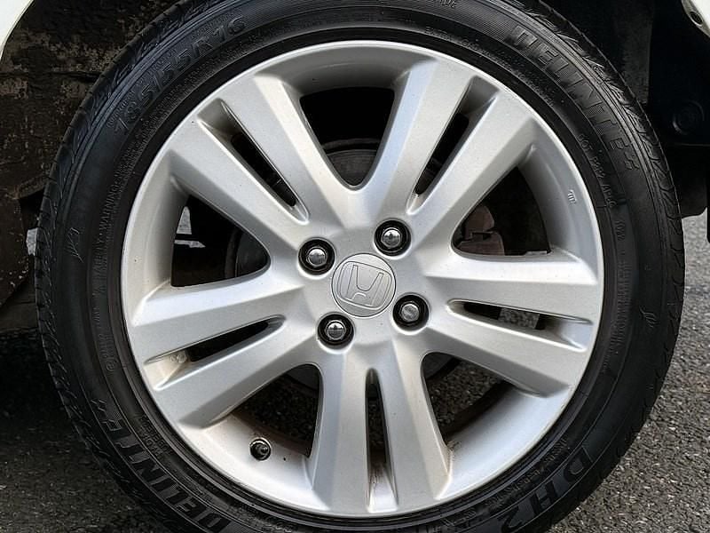 Used Honda Jazz ES 2014 White Hatchback