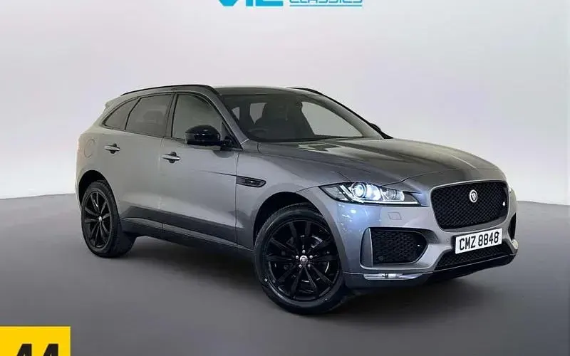 Usado Jaguar F-Pace Chequered Flag 180 HP (132 kW) 2019 SUV